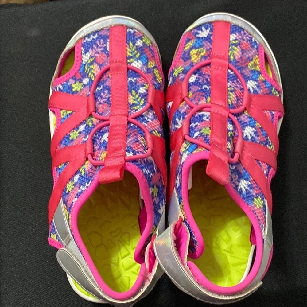 LANDS END GIRLS SIZE 3‎ MULTICOLOR SANDALS WATER SHOES with HOOK AND LOOP Straps